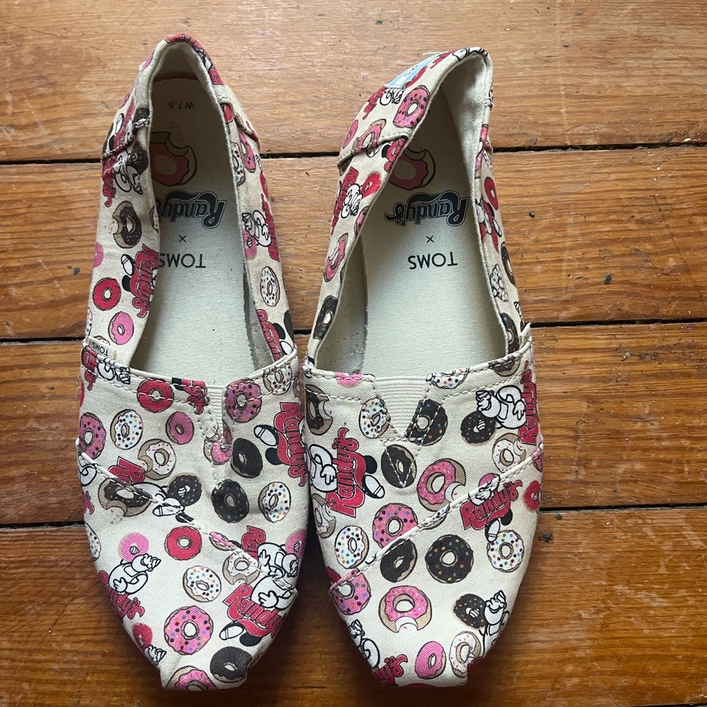 TOMS Candy Donut Print Slip-Ons